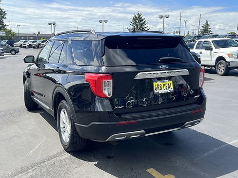 Certified 2023 Ford Explorer XLT w/ Equipment Group 202A AWD/4WD image 10