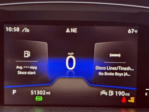 Certified 2022 Volkswagen Tiguan SE image 17