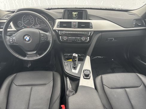 Used 2018 BMW 320i xDrive Sedan w/ Convenience Package image 15
