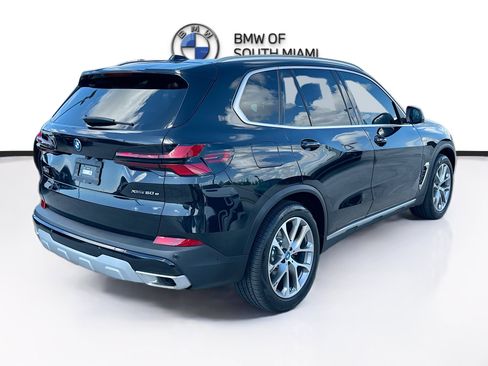 Certified 2025 BMW X5 xDrive50e AWD/4WD image 7