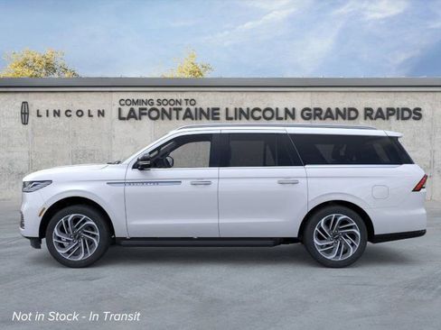 New 2026 Lincoln Navigator L Premier AWD/4WD image 3
