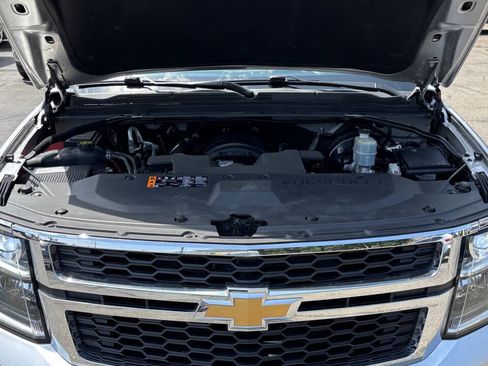 Used 2020 Chevrolet Suburban LT AWD/4WD image 38