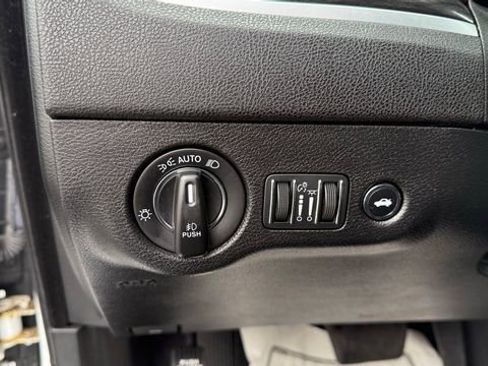 Used 2022 Chrysler 300 Touring L image 17