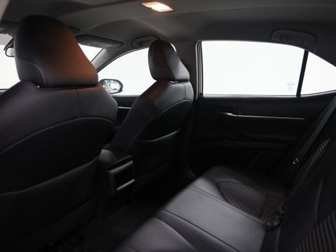 Used 2020 Toyota Camry SE FWD image 29