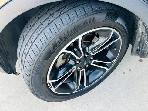 Used 2015 Ford Explorer Sport w/ Equipment Group 401A AWD/4WD image 28