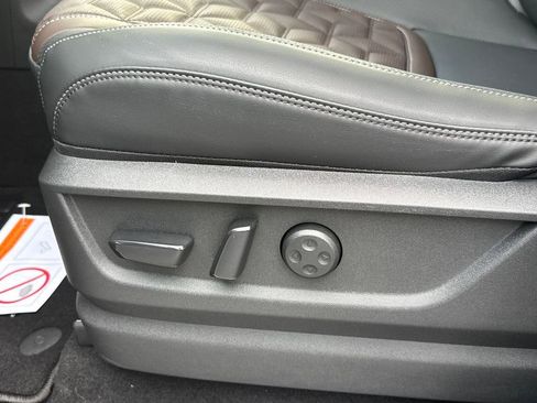 New 2026 Nissan Armada Platinum image 32