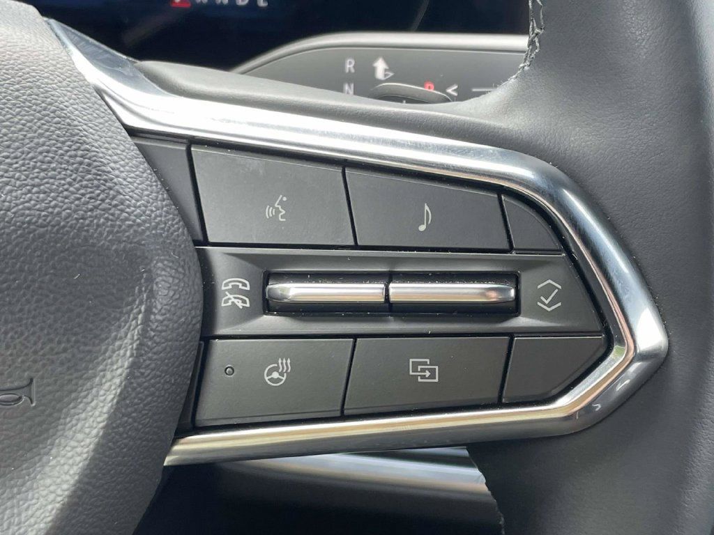 Used 2026 Chevrolet Equinox LT w/ Midnight Edition FWD image 30
