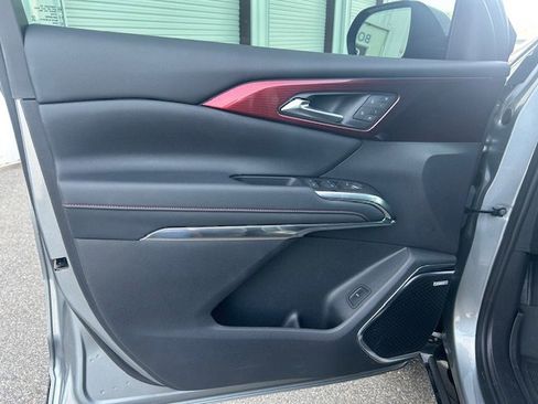 Used 2024 Chevrolet Traverse RS image 15