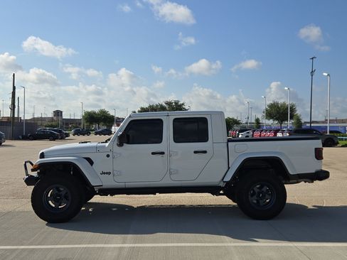 Used 2024 Jeep Gladiator Sport AWD/4WD image 7