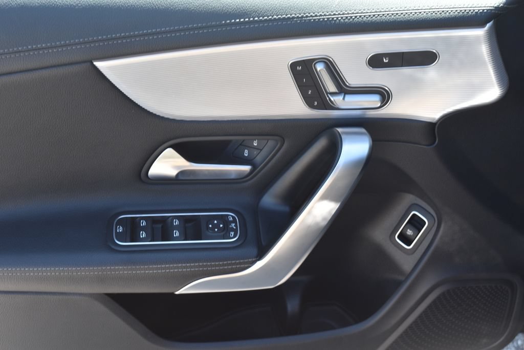 Used 2020 Mercedes-Benz CLA 250 4MATIC image 8