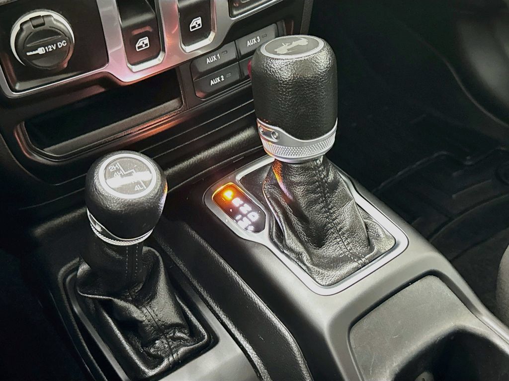 Certified 2023 Jeep Wrangler Sport AWD/4WD image 19