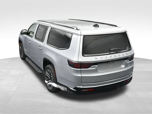 Used 2024 Jeep Wagoneer L Series II w/ Flexible Seating Group AWD/4WD image 20