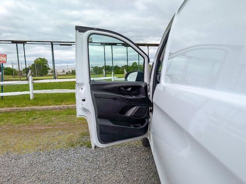 Used 2022 Mercedes-Benz Metris image 17