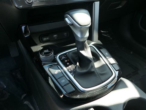 Used 2024 Kia Seltos EX FWD image 22