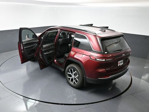 New 2025 Jeep Grand Cherokee Limited w/ Trailer Tow Package image 59