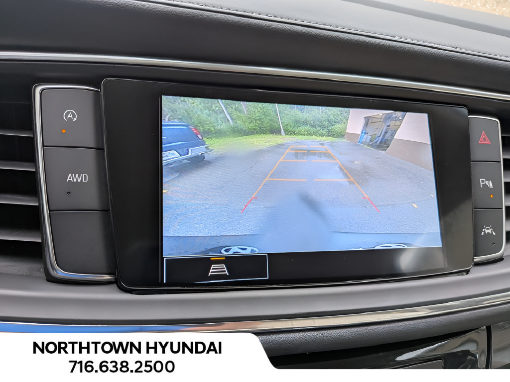 Used 2024 Buick Enclave Essence AWD/4WD image 21