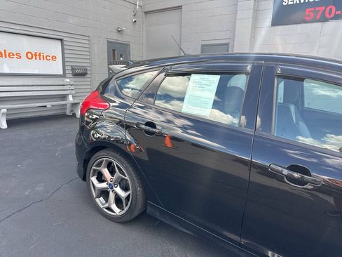Used 2018 Ford Focus ST FWD image 9