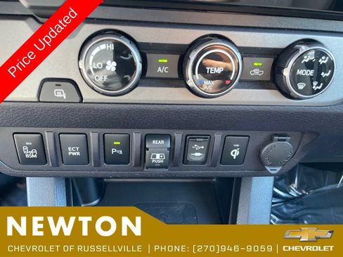 Used 2018 Toyota Tacoma TRD Off-Road w/ Technology Package RWD image 12