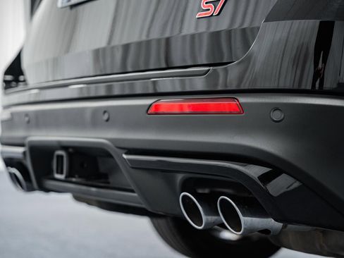 Certified 2023 Ford Explorer ST w/ Equipment Group 401A image 10