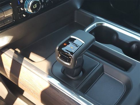 New 2026 GMC Sierra 1500 SLT w/ SLT Premium Package image 18