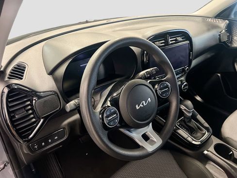 Used 2023 Kia Soul S image 7