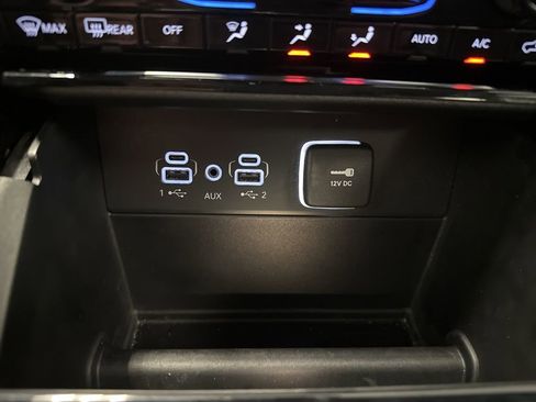 Used 2023 Jeep Grand Cherokee L Limited AWD/4WD image 16