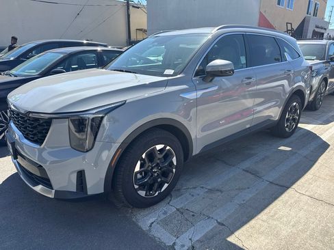 Certified 2026 Kia Sorento S FWD image 2