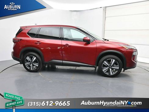 Used 2024 Nissan Rogue SL w/ SL Premium Package AWD/4WD image 18
