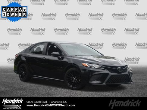 Used 2019 Toyota Camry SE FWD image 1