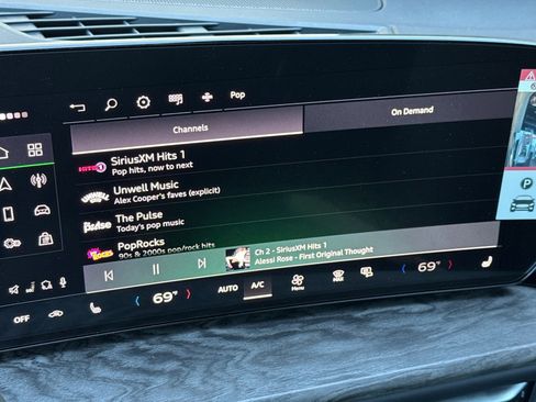 New 2025 Audi Q5 Premium image 15