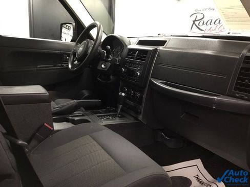 Used 2011 Jeep Liberty Sport image 34