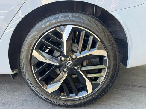 Used 2024 Nissan Versa SR image 30