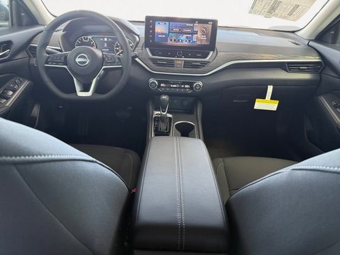 New 2025 Nissan Altima 2.5 SV w/ SV Premium Package image 3