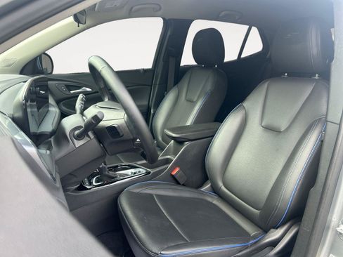 Used 2025 Buick Encore GX Sport Touring FWD image 9