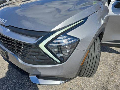 Used 2025 Kia Sportage LX image 33