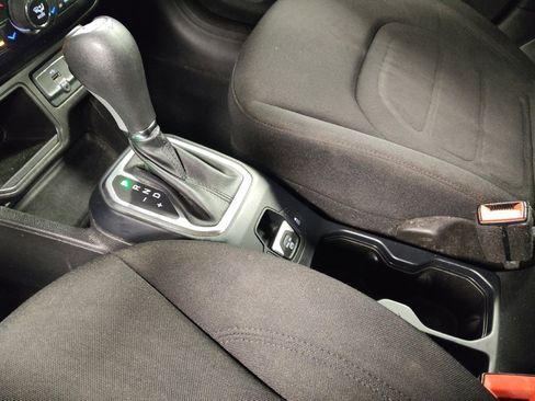 Used 2020 Jeep Renegade Latitude image 26