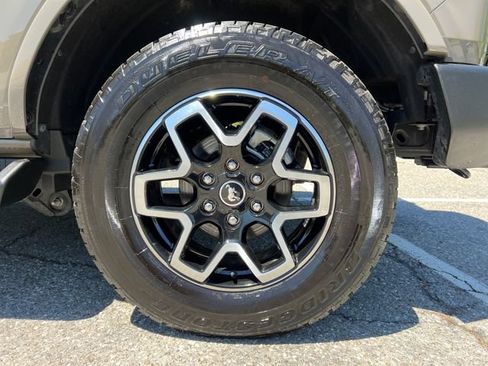 Used 2025 Ford Bronco Outer Banks AWD/4WD image 17