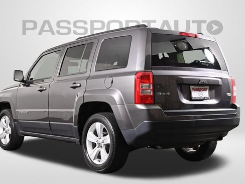 Used 2017 Jeep Patriot Latitude AWD/4WD image 9