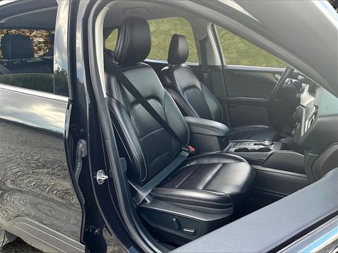 Used 2021 Ford Escape Titanium image 7