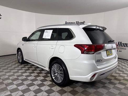 Used 2020 Mitsubishi Outlander SEL image 6
