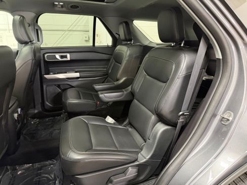 Certified 2021 Ford Explorer XLT w/ Equipment Group 202A AWD/4WD image 10