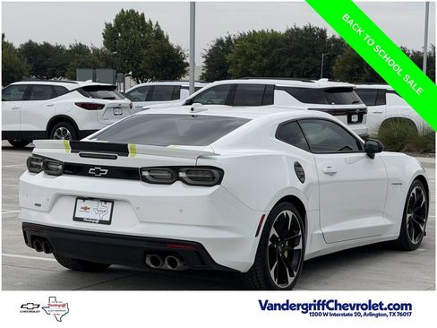 Used 2021 Chevrolet Camaro SS RWD image 4