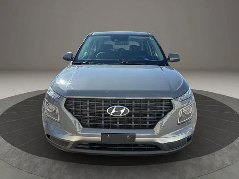 Used 2021 Hyundai Venue SE image 2