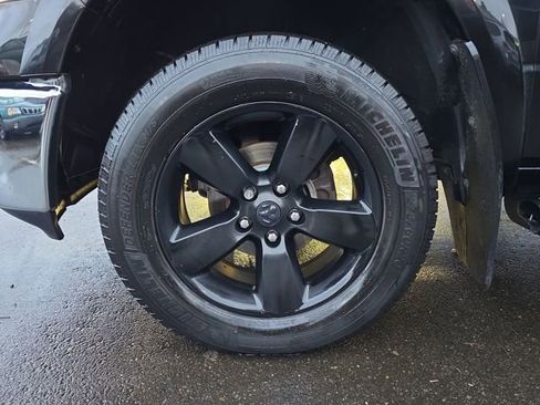 Used 2018 RAM 1500 SLT image 29