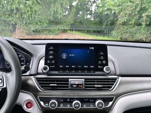 Used 2019 Honda Accord LX image 33