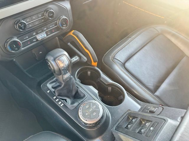 Used 2022 Ford Bronco Badlands w/ Sasquatch Package AWD/4WD image 16