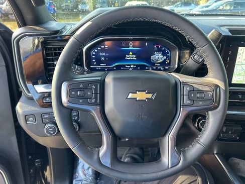 Used 2025 Chevrolet Silverado 3500 High Country w/ High Country Premium Package image 17