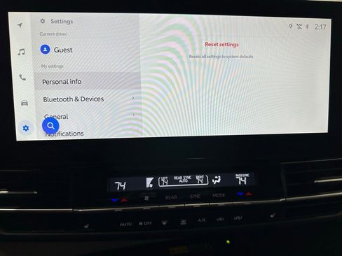 Used 2025 Toyota Sienna XLE image 37