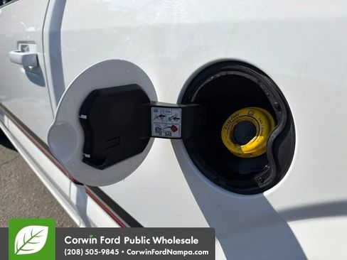 Used 2018 Ford F150 Lariat w/ Equipment Group 502A Luxury AWD/4WD image 10