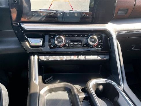 Used 2024 GMC Sierra 2500 Denali Ultimate AWD/4WD image 28